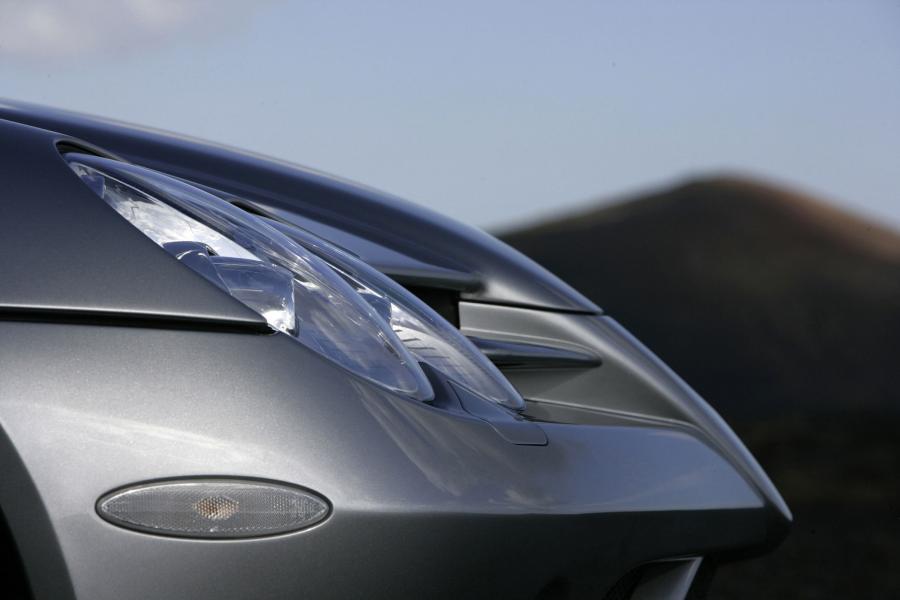 Детали экстерьера Mercedes-Benz SLR McLaren Roadster (R199) 2007 года  (WW) (фото 76 из 156)